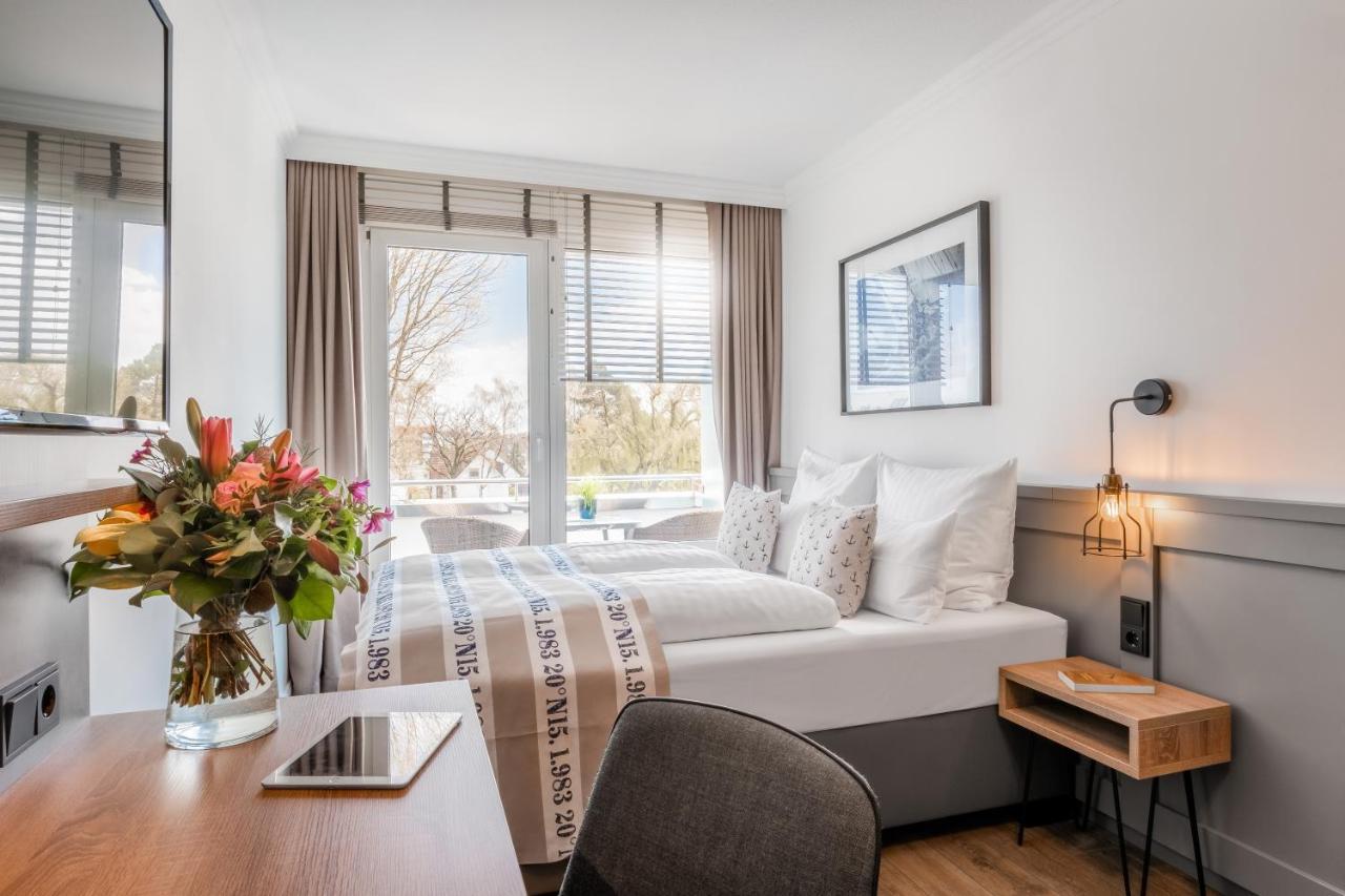 Yachtclub Hotel 4*