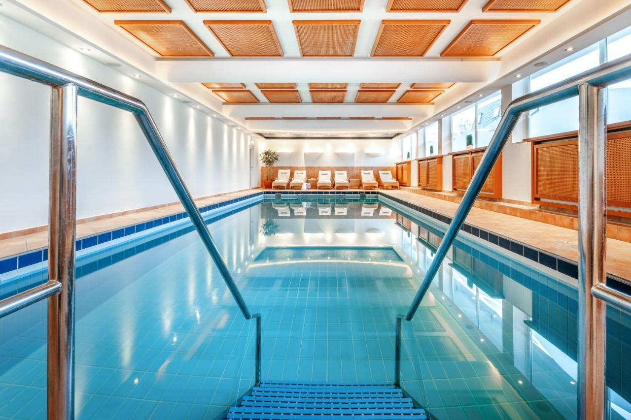Yachtclub Hotel 4*